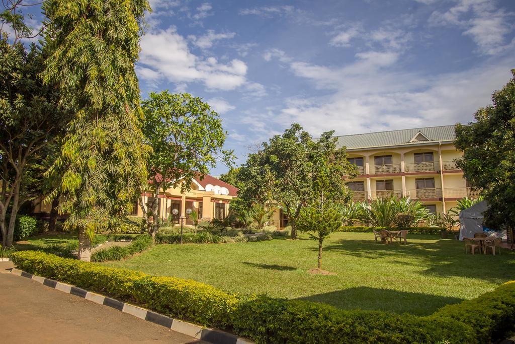 Askay Hotel Suites Entebbe Extérieur photo