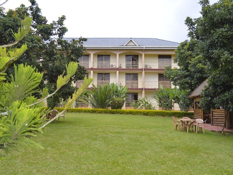 Askay Hotel Suites Entebbe Extérieur photo