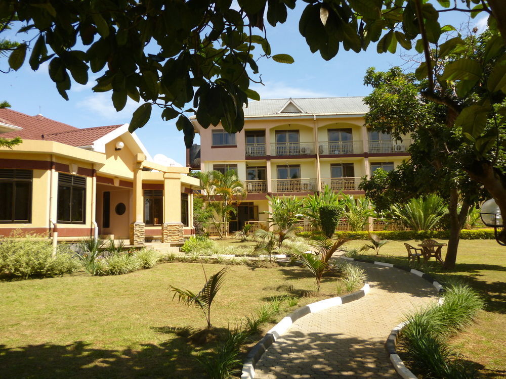 Askay Hotel Suites Entebbe Extérieur photo